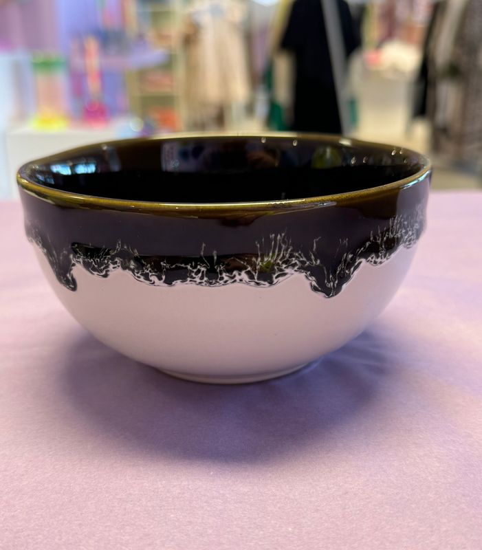 Bowl white black